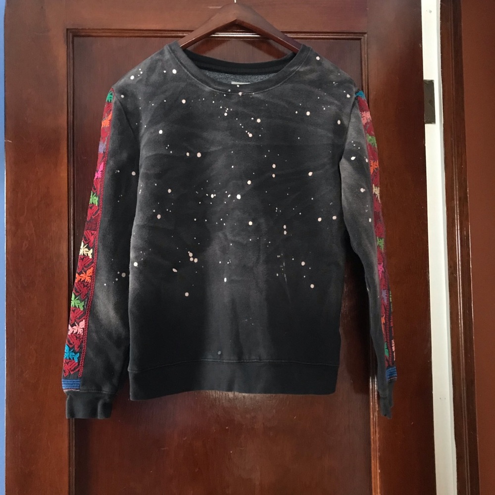 Ecoté Embroidered Pullover
